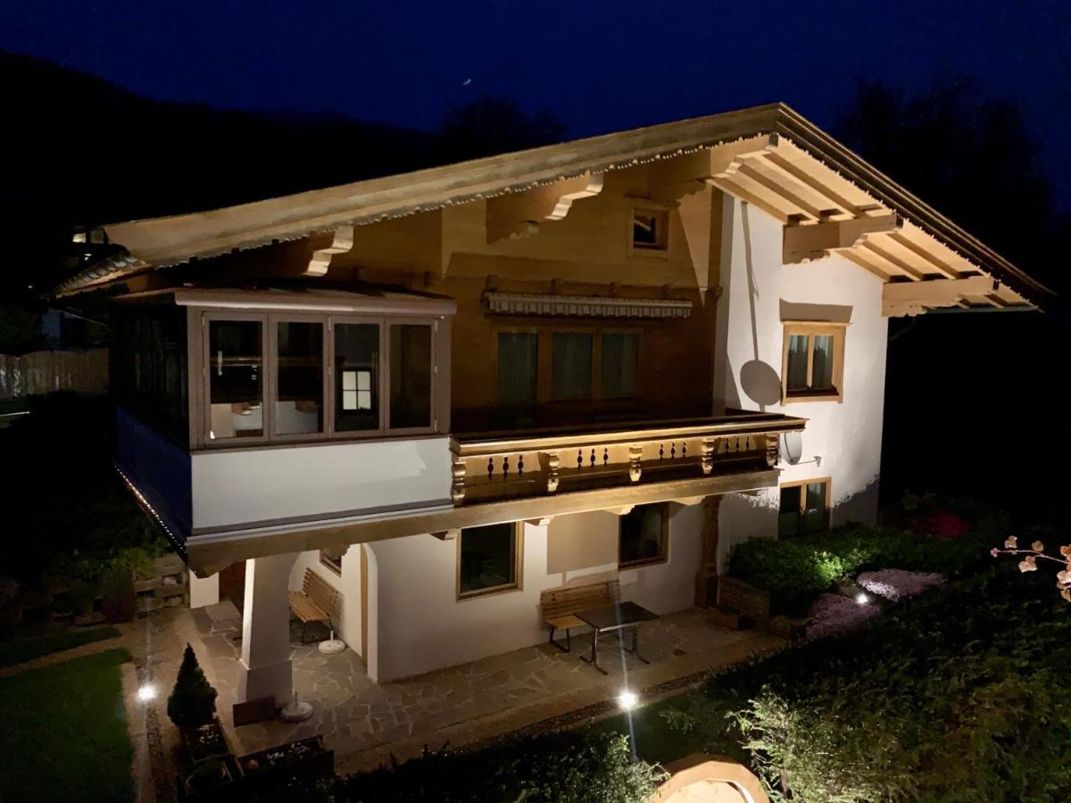 Ferienwohnung An Der Familienabfahrt ブリクセン イン ターレ エクステリア 写真